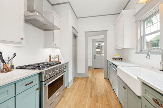 701 Dumont Street, Dallas, TX 75214