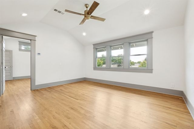 701 Dumont Street, Dallas, TX 75214