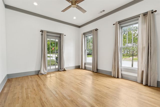 701 Dumont Street, Dallas, TX 75214