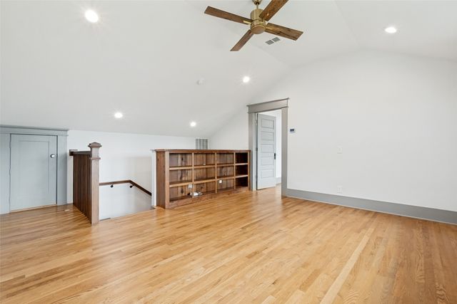 701 Dumont Street, Dallas, TX 75214