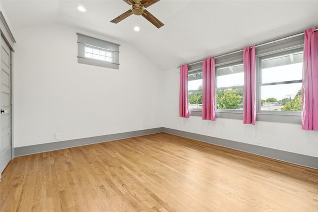 701 Dumont Street, Dallas, TX 75214