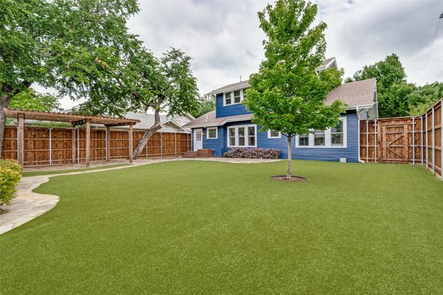 701 Dumont Street, Dallas, TX 75214