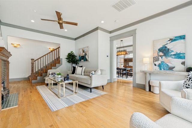 701 Dumont Street, Dallas, TX 75214
