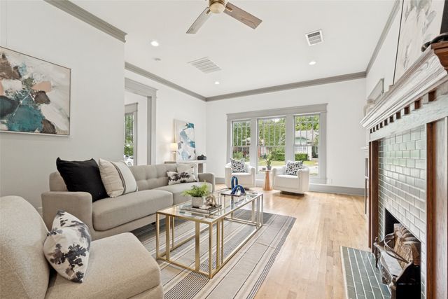 701 Dumont Street, Dallas, TX 75214