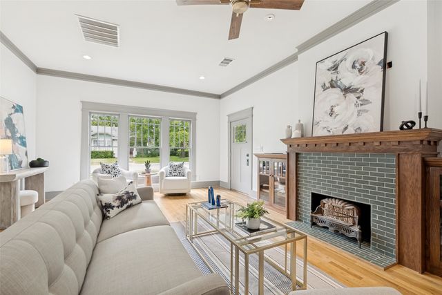 701 Dumont Street, Dallas, TX 75214