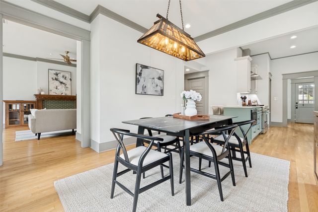 701 Dumont Street, Dallas, TX 75214