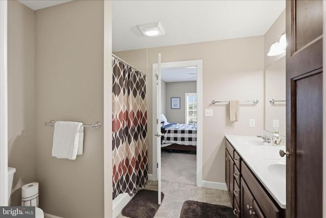 1381 FIELDSTONE DR, Mount Joy, PA 17552