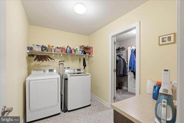 1381 FIELDSTONE DR, Mount Joy, PA 17552