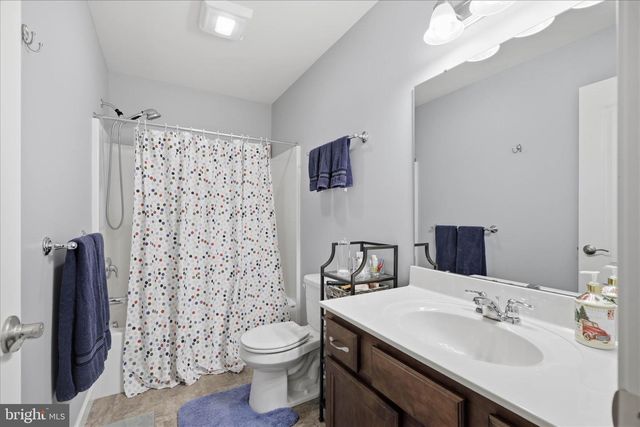 1381 FIELDSTONE DR, Mount Joy, PA 17552