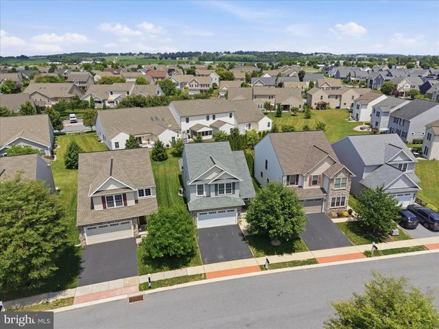 1381 FIELDSTONE DR, Mount Joy, PA 17552