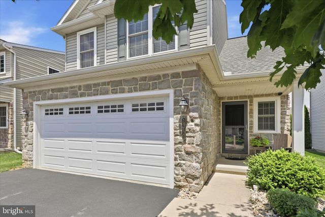1381 FIELDSTONE DR, Mount Joy, PA 17552