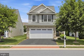 1381 FIELDSTONE DR, Mount Joy, PA 17552