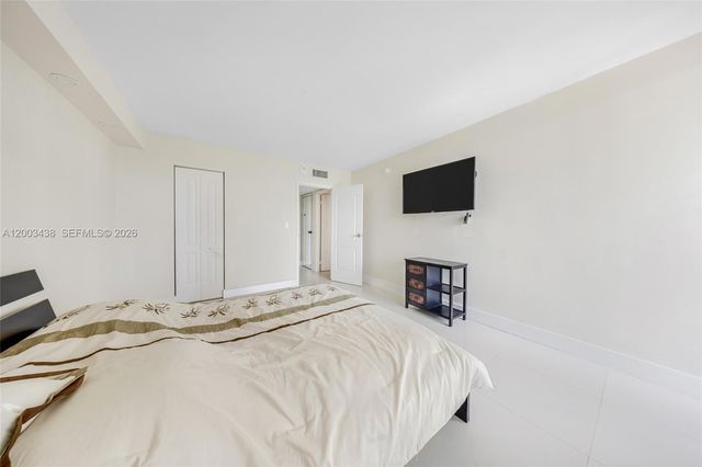 100 Bayview Drive 606, Sunny Isles Beach, FL 33160