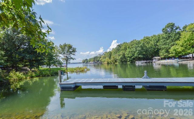 18821 Silver Quay Drive, Cornelius, NC 28031