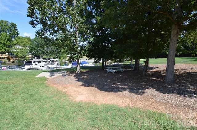 18821 Silver Quay Drive, Cornelius, NC 28031