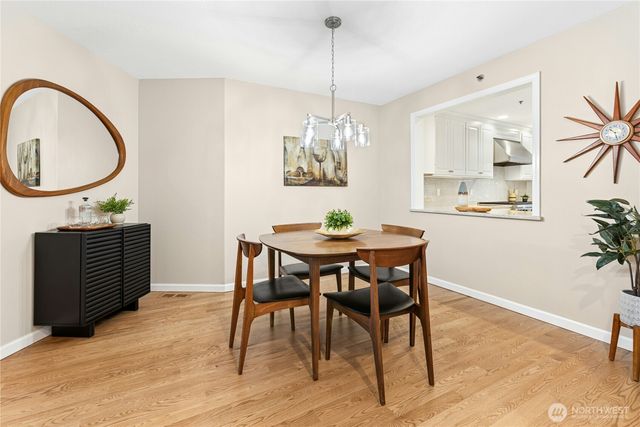 10128 NE 63rd Street, Kirkland, WA 98033