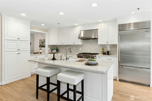 10128 NE 63rd Street, Kirkland, WA 98033