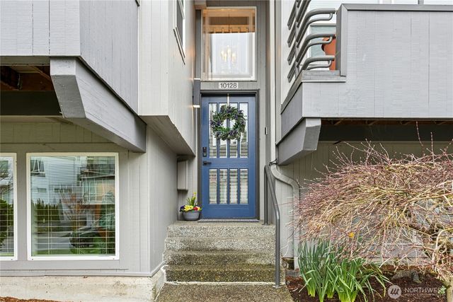 10128 NE 63rd Street, Kirkland, WA 98033