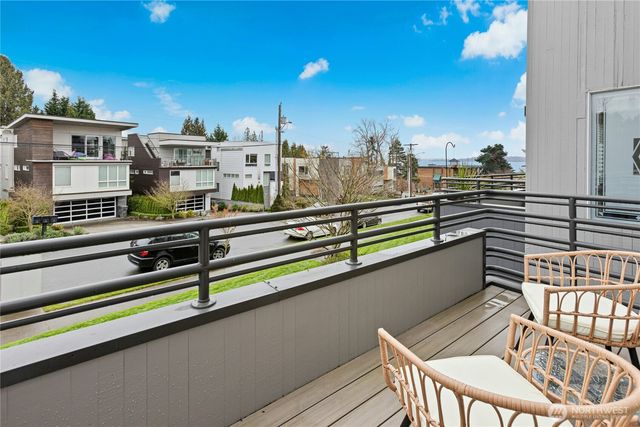 10128 NE 63rd Street, Kirkland, WA 98033