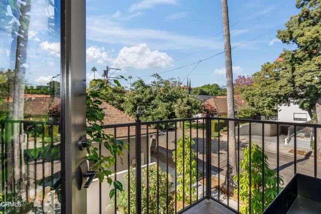 139 S Oak Knoll Avenue 301, Pasadena, CA 91101