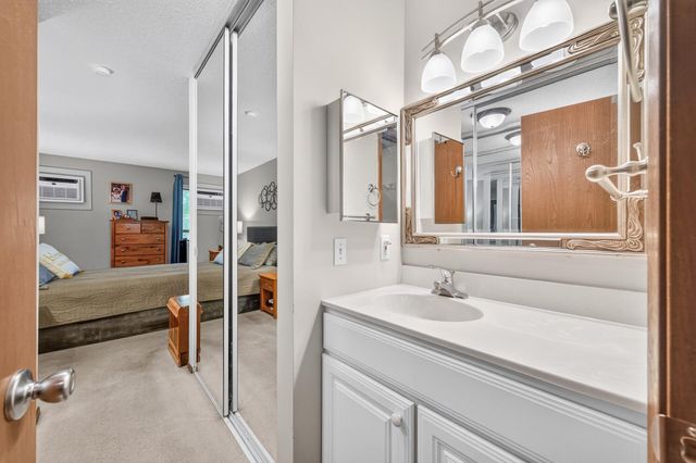 11160 Anderson Lakes Parkway 214, Eden Prairie, MN 55344