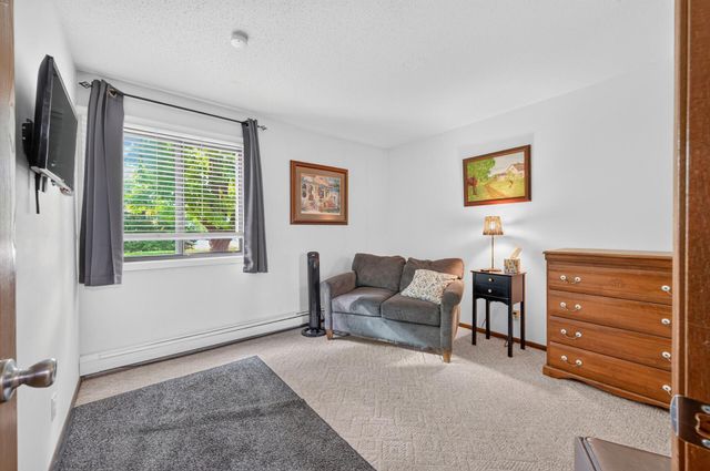 11160 Anderson Lakes Parkway 214, Eden Prairie, MN 55344