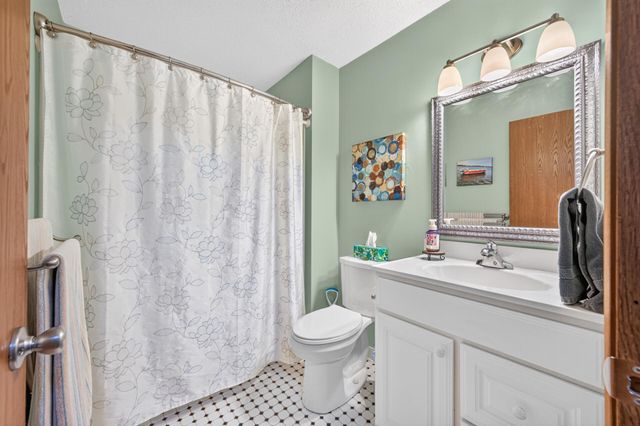 11160 Anderson Lakes Parkway 214, Eden Prairie, MN 55344