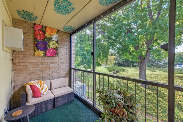 11160 Anderson Lakes Parkway 214, Eden Prairie, MN 55344