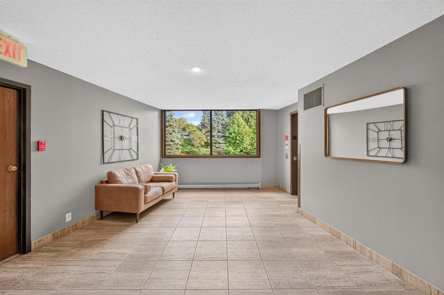 11160 Anderson Lakes Parkway 214, Eden Prairie, MN 55344