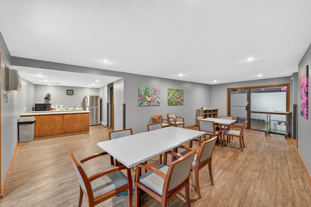 11160 Anderson Lakes Parkway 214, Eden Prairie, MN 55344
