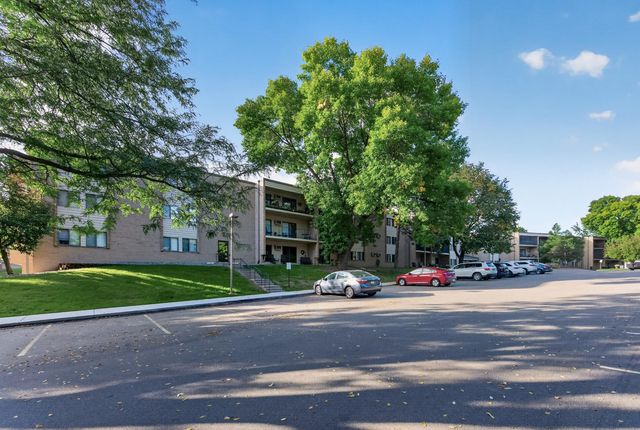 11160 Anderson Lakes Parkway 214, Eden Prairie, MN 55344