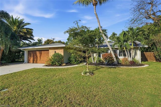 4742 Santa Del Rae AVE, Fort Myers, FL 33901