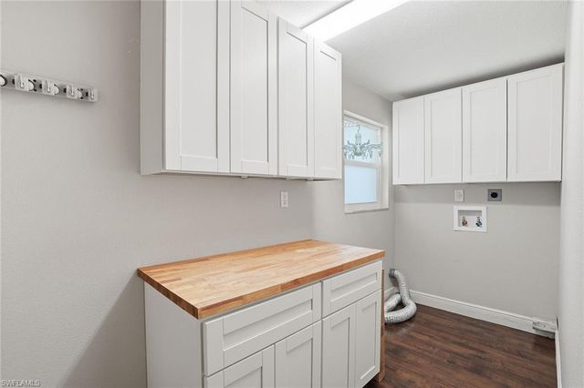 4742 Santa Del Rae AVE, Fort Myers, FL 33901