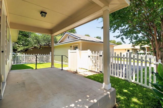1504 Rices Crossing LN, Round Rock, TX 78664