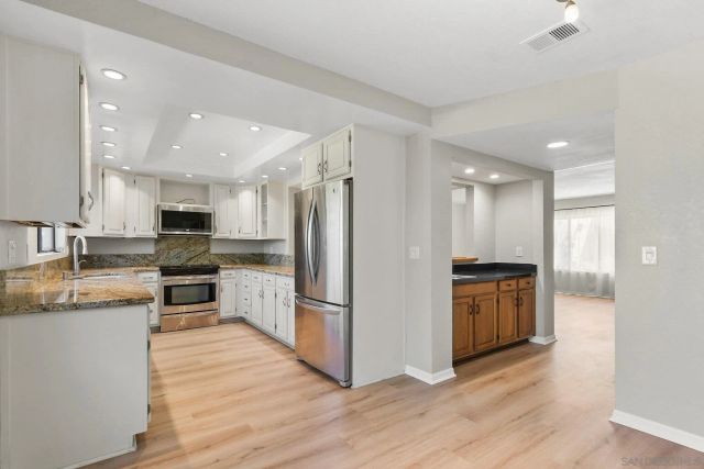 835 E Ave B, Coronado, CA 92118