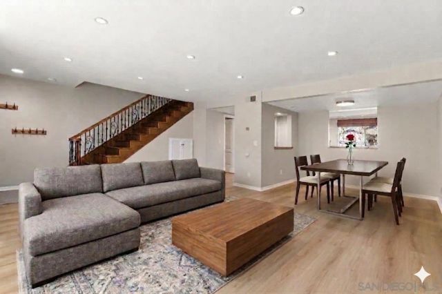 835 E Ave B, Coronado, CA 92118