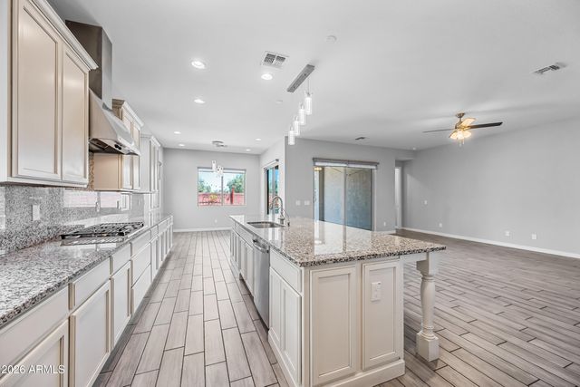 884 E LADBROKE Way, Gilbert, AZ 85297