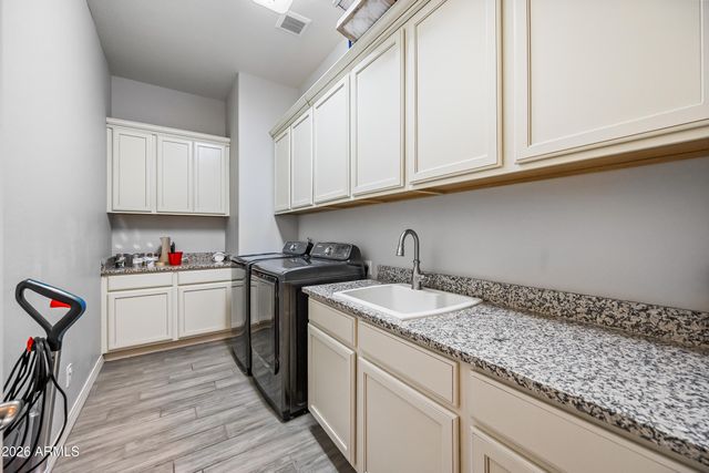 884 E LADBROKE Way, Gilbert, AZ 85297