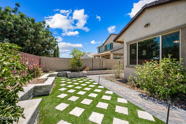 884 E LADBROKE Way, Gilbert, AZ 85297