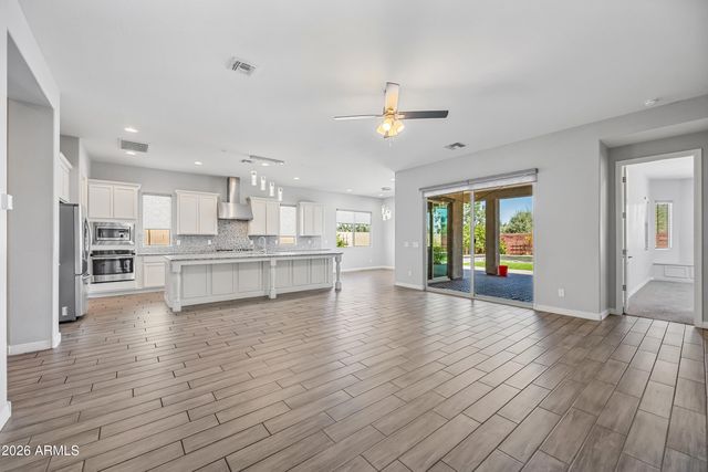 884 E LADBROKE Way, Gilbert, AZ 85297
