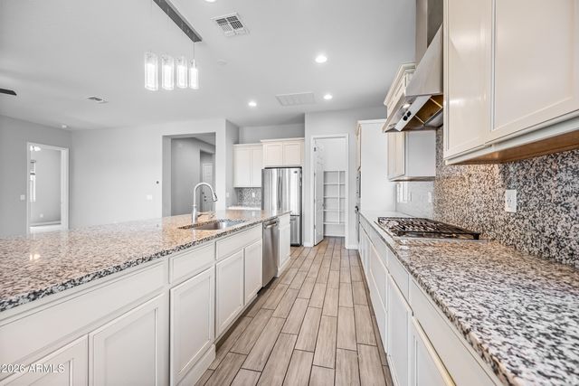 884 E LADBROKE Way, Gilbert, AZ 85297