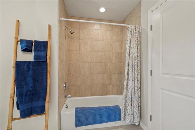 22500 Pacheco Pass Hwy, Hollister, CA 95023