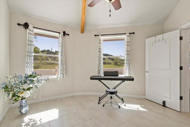 22500 Pacheco Pass Hwy, Hollister, CA 95023