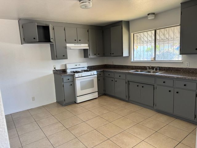 364 W 7 Th, Stockton, CA 95206