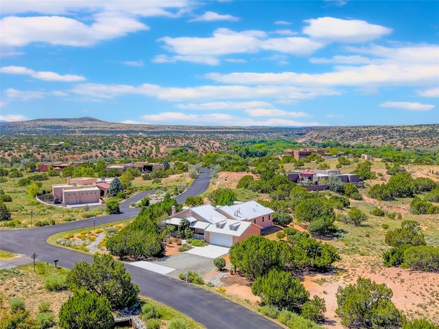 3 Vista Lagunitas, Santa Fe, NM 87507