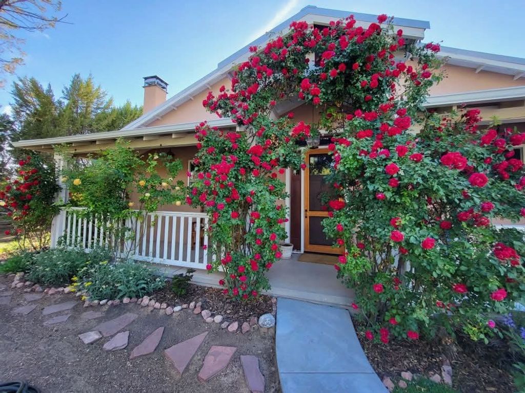 3 Vista Lagunitas, Santa Fe, NM 87507