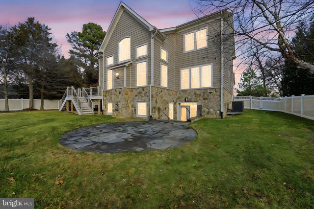 1882 BEULAH RD, Vienna, VA 22182