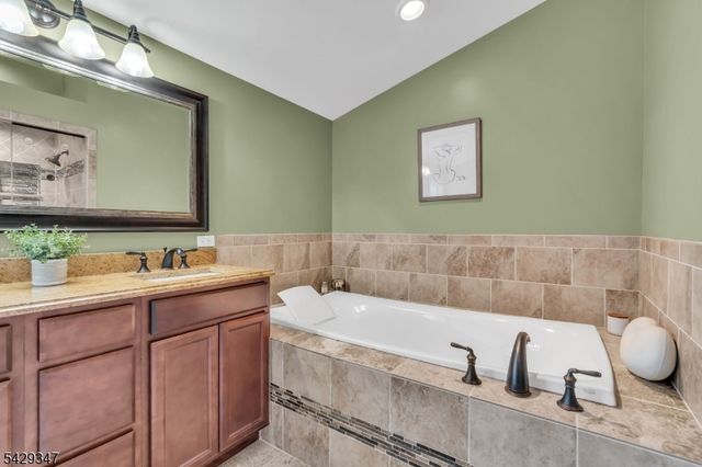 203 Jasinski Ave, Manville Boro, NJ 08835