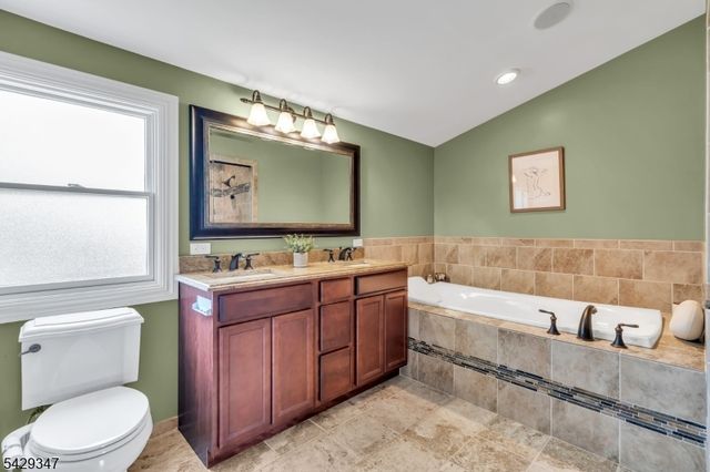 203 Jasinski Ave, Manville Boro, NJ 08835