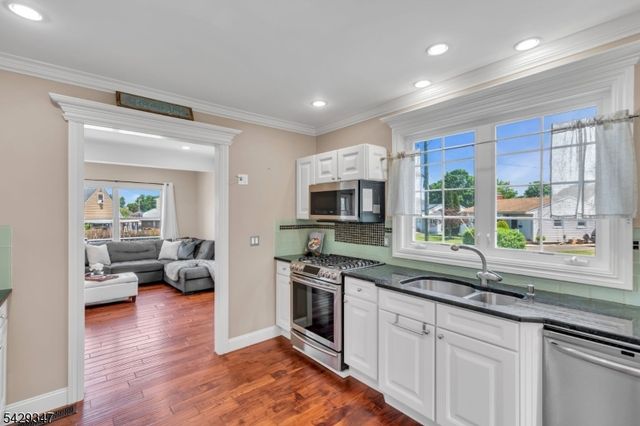 203 Jasinski Ave, Manville Boro, NJ 08835